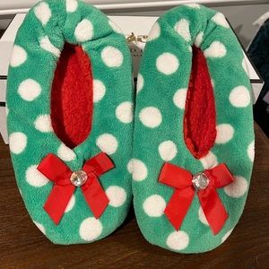 Girls Holiday Slippers Size Medium (3-6) Justice NWOT perfect holiday gift MINT